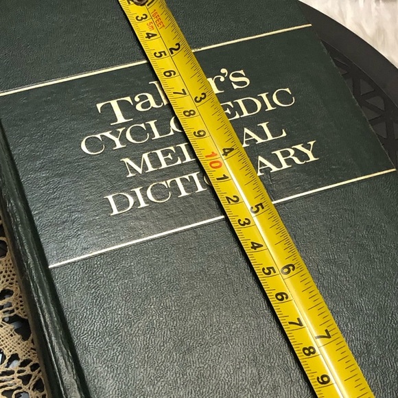 Taber’s Cyclopedic Medical Dictionary 13th Edition 1977 - Picture 9 of 12